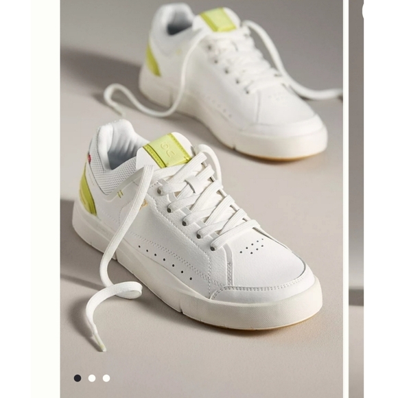 On Clouds Shoes - On The Roger Centre Court Womens Sneakers Size 7.5 White Limelight